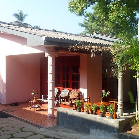 פולונרואה Thisal Guest House מראה חיצוני תמונה