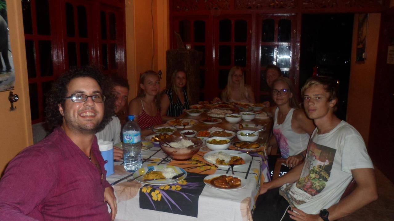 פולונרואה Thisal Guest House מראה חיצוני תמונה